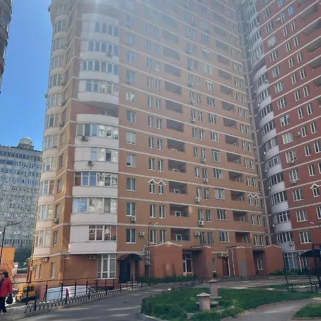 современная с видом на море рядом с парком шевченко, тихий центр, ланжерон Appartement Odessa